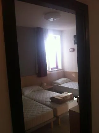 Mazzini 3* לידו די ג'סולו